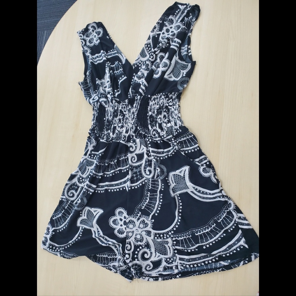 🖤 Black and White Romper🖤